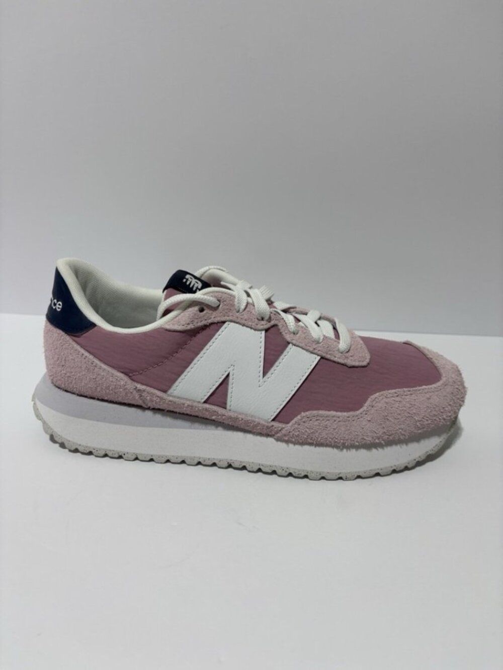New Balance Women’s 237v1 Pink Lace-Up Sneakers, Size 11 B